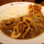 CoCo壱番屋 - 海の幸カレー ライス200g 711円。