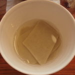 きぬたや - そばの端。見比べ食べ比べが楽しい。