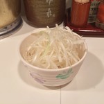 すみれ - 味噌ラーメソにねぎはかかせない。