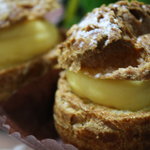 Patisserie Ravi,e relier - ラヴィ・ルリエ　シュー・アラ・クレーム　180円