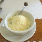 粉チーズ！気前の良い盛り。