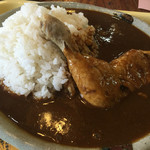 高畑まんま亭 - 骨付き鶏もも肉が乗ったカレーはビジュアル良し！