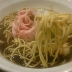 丿貫 - 烏賊黒煮干そば・800円　ウズラの味玉・50円