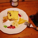 ケーキセットのふわふわチョコチップシフォン