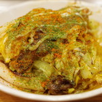 Okonomiyaki Omoni - 青海苔と唐辛子を後掛け