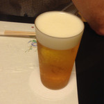 鮨酒井 - 生ビール（主人用）ジョッキではなく薄でも３００ml位サイズのグラス