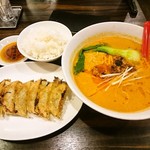 Mim Min - 担々麺セット