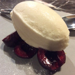 ル コントワ - メレンゲのアイスクリーム 380円