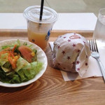 洋食屋HALO ハロー - サラダと味噌メンチ