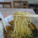 サッチャンラーメン - 半ちゃんラーメンセット500円の麺