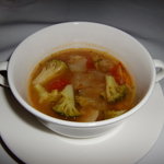 ダイニングルーム フレンチ - 本日のスープ。コンソメベースで野菜たっぷりでした。