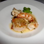 ダイニングルーム フレンチ - 夜のコース料理。お魚料理。車海老とホタテのソテー。