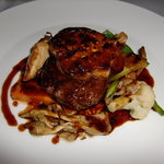 ダイニングルーム フレンチ - 夜のコース料理、牛フィレとフランス産フォアグラのソテー。