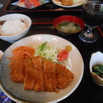 Waraku - もち豚ロースとんかつ膳　税込1,166円
                        