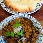 印度料理シタール - 復刻版ドライキーマカレーとチーズナン