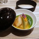 SUGALABO - 羅臼産毛ガニに土佐酢のジュレとキュウリのピューレ