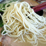 久留米ラーメン　玄竜 - 「豚骨ラーメン」細麺（カタメ指定）