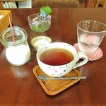 ジャム cafe 可鈴 - 食後のドリンクは温かい紅茶にしました。