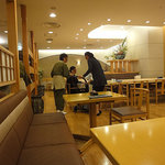Atsuta Houraiken - 店内はこの面積の4倍の広さがある。