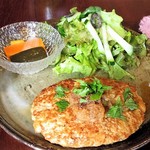 ジャム cafe 可鈴 - 大豆のヘルシーバーグ＆グリーンサラダ