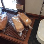 こめ工房 マゴメ - 小ぶりな食パン。
グルテンフリーライスブレッドを購入。