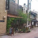 山しげ - 蕎麦屋らしい外観