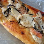 ウエダベーカリー - ひじきとクワイのピザパン