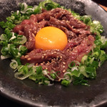 ダイニングバー イリヤ - 黒毛和牛ユッケ風ローストビーフ