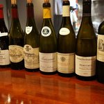 ラ・カーヴ・ド・ノア - 店内：いいワインが結構揃っている