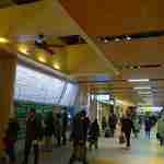 たいやき わかば - 駅改札を抜けた後は、アトレ四谷の横を通りぬけ