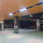 たいやき わかば - 駅の外へと移動します。