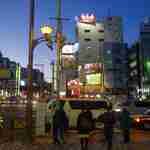 たいやき わかば - 程なくして新宿通りと、外堀通りが交わる交差点に到着。