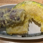 自家製さぬきうどんと肉 甚三 - 野菜天（なす + かぼちゃ）