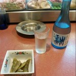 Fukurou - 冷酒（山丹正宗　風鈴）&突き出し（枝豆）
      