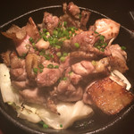 炭火居酒屋 くまさん家 - 地鶏の炭火焼