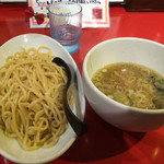 浅草製麺所 - 醤油つけ麺白300g700円、麺の量といい具の少なさといい、全体的に物足りない。 味もパンチかない。 ホントに300gなのかな？ スープ割は割と旨かった。