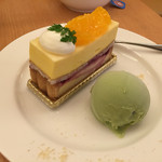 パティスリー・アンピフルリ - ケーキセット。コーヒー付きで750円。
