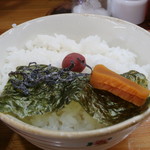 Kokuryuuramen - ご飯 中 \150 海苔と梅干、沢庵が付きます
