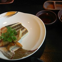みなみ - 鱸のソテー。皮パリで美味しい。