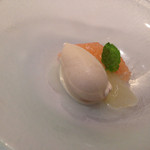 ミチノ・ル・トゥールビヨン - デザートの前の小さなデザート