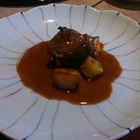 霜月亭 - 頬肉の煮込みステーキ