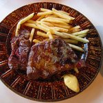 ピレネー - 暖炉焼きロースステーキ