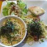 CAFE Meal on Meal - パスタ２種＋パンランチ