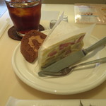 函館洋菓子スナッフルス - ケーキセット　700円＋税
