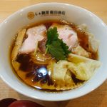 飯田商店 - 醤油わんたん麺（アップ）