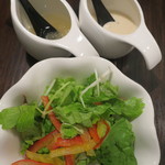 望楼NOGUCHI函館 - 函館の朝サラダ：大沼水耕栽培の生野菜　焙煎ナッツとグレープフルーツのドレッシングで