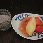 望楼NOGUCHI函館 - アセロラのジュレと季節の果物、黒胡麻プリン