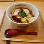 飯田商店 - 醤油わんたん麺