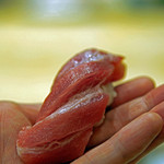 初音鮨 - 塩釜産、大トロの握り