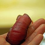 初音鮨 - 塩釜産、中トロの漬けの握り